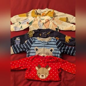 5 GUC Carter's fleece footies (6M)